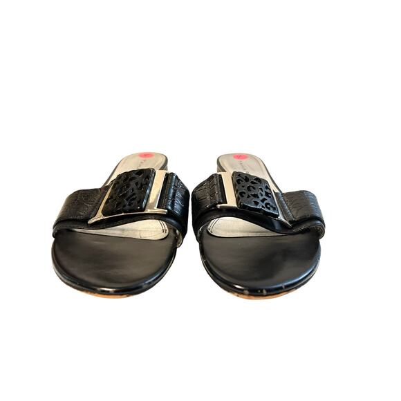 Tahari Black Buckle Flat Slide Slip Sandals 9 - Picture 5 of 11